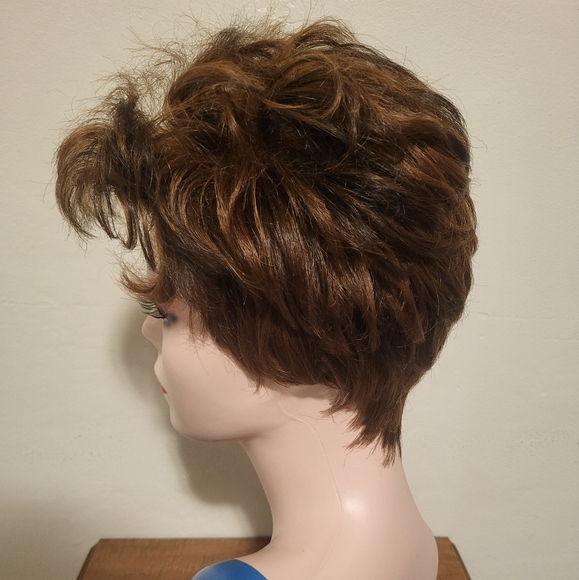 Beshe Short Wig - 652 - Picture 5 of 7